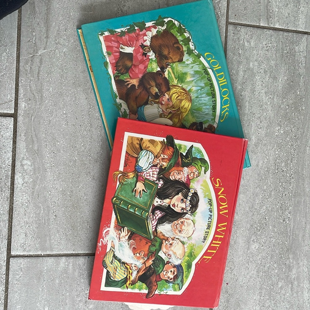 Vintage pop up picture stories